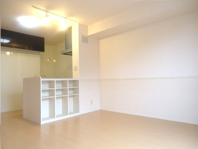 ��ʌ�����s�厚�����̃A�p�[�g�̋��ԁE���r���O