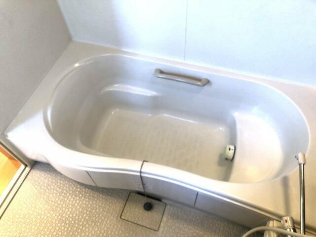 ��ʌ�����s�厚���V��h�̃A�p�[�g�̃o�X