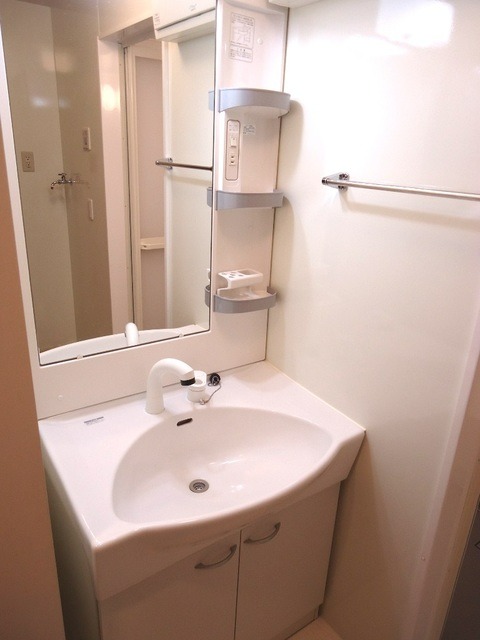 ��ʌ�����s�厚�����̃A�p�[�g�̐��ʏ�