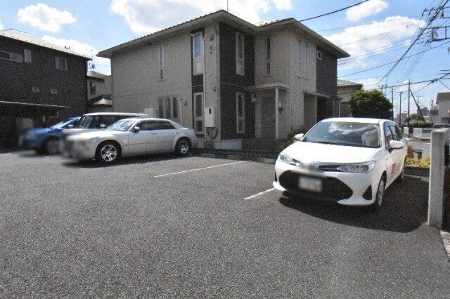 ��ʌ�����s�厚�����̃A�p�[�g�̒��ԏ�