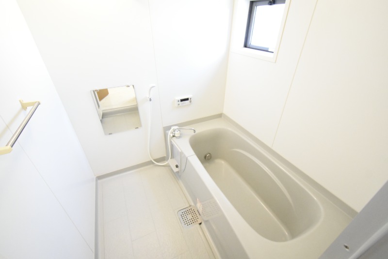 ��ʌ��������܎s�k��{�����Q���ڂ̃e���X�n�E�X�̃o�X