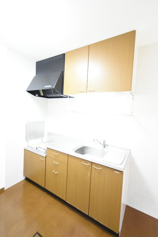 ��ʌ��������܎s�k��{�����Q���ڂ̃e���X�n�E�X�̃L�b�`��