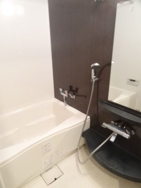 ��ʌ��������܎s��{��听���P���ڂ̃A�p�[�g�̃o�X