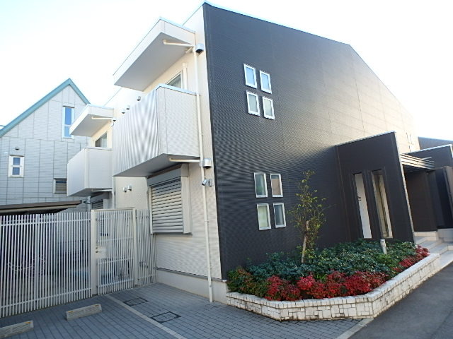 ��ʌ��������܎s��{��听���P����144-2�̃A�p�[�g�̌����O��