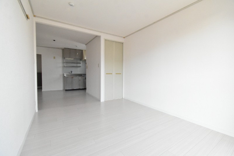 ��ʌ��������܎s����O���U���ڂ̃A�p�[�g�̋��ԁE���r���O