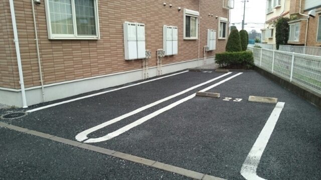 ��ʌ�����s�厚�n�����̃A�p�[�g�̒��ԏ�