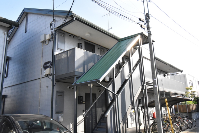 ��ʌ��������܎s��{��㏬���̃A�p�[�g�̌����O��