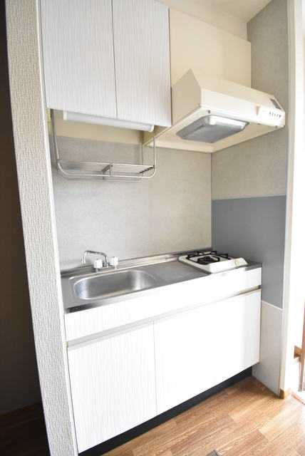 ��ʌ��������܎s��{��㏬���̃A�p�[�g�̃L�b�`��