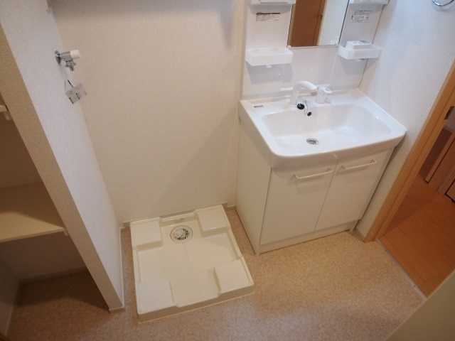 ��ʌ��������܎s�΋摾�c�E�P���ڂ̃A�p�[�g�̐��ʏ�