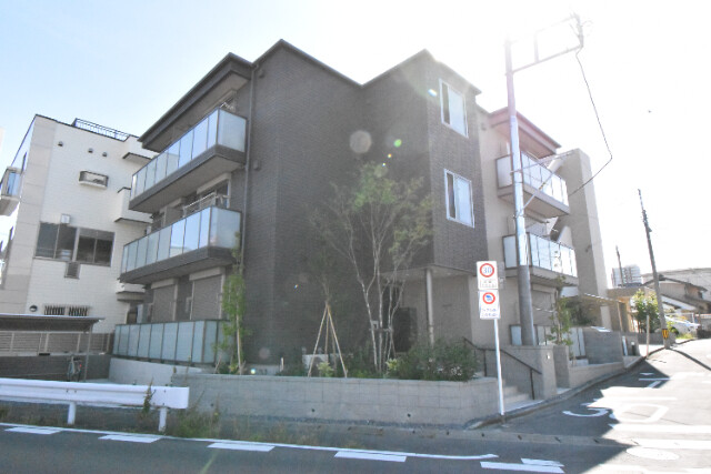 ��ʌ��������܎s��{���Ԓ��P����217-1�̃}���V�����̌����O��