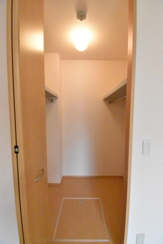 ��ʌ��z�J�s���C�N�^�E���Q���ڂ̃A�p�[�g�̎��[