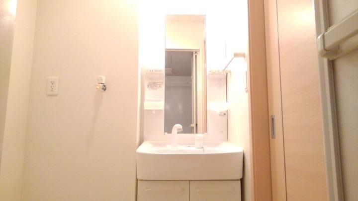 ��ʌ������s���v��̃A�p�[�g�̐��ʏ�