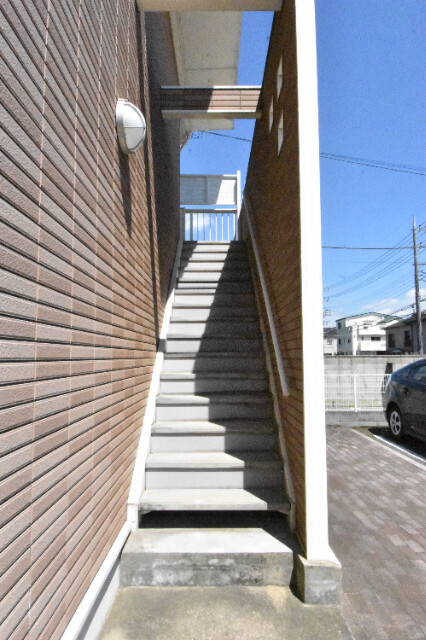 ��ʌ������s���v��̃A�p�[�g�̃G���g�����X