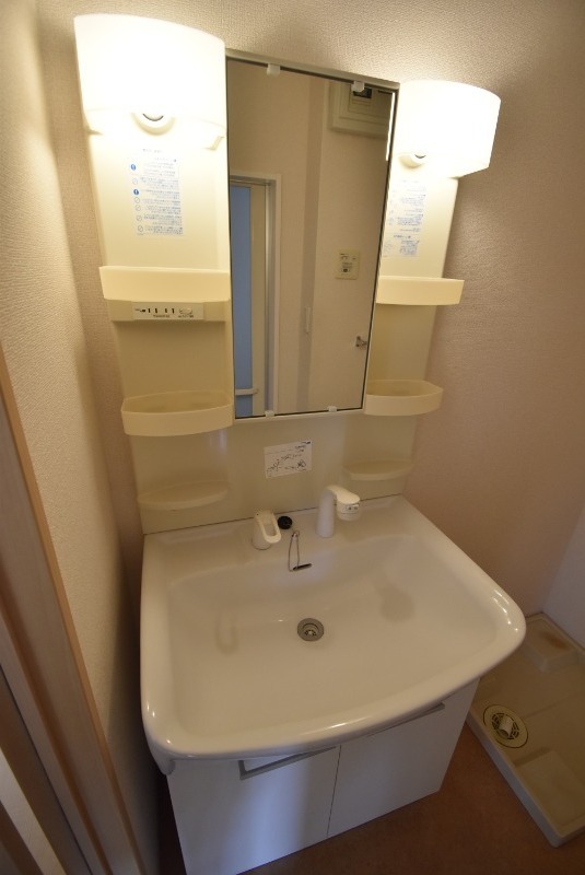 ��ʌ��������܎s����厚���m��̃A�p�[�g�̐��ʏ�