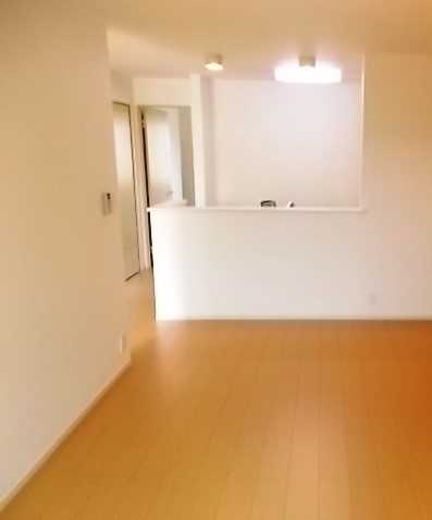 ��ʌ�����s�厚������̃A�p�[�g�̋��ԁE���r���O