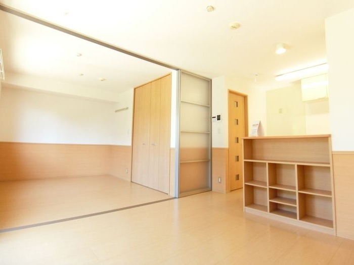 ��ʌ��������܎s��{��O���S���ڂ̃A�p�[�g�̋��ԁE���r���O