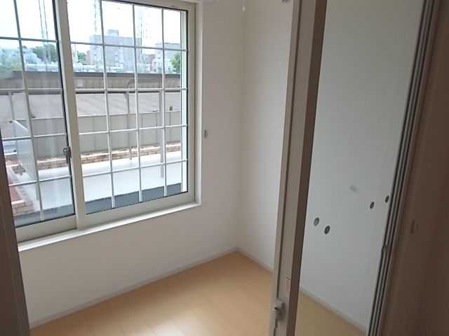 ��ʌ�����s�厚������̃A�p�[�g�̂��̑������E�X�y�[�X