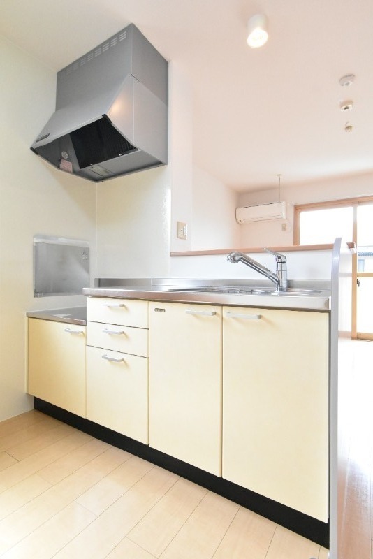 ��ʌ��������܎s��{��O���S���ڂ̃A�p�[�g�̃L�b�`��