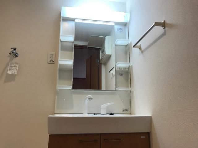 ��ʌ�����s���s�o�H�S���ڂ̃A�p�[�g�̐��ʏ�