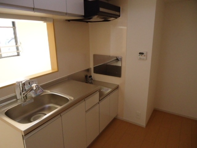 ��ʌ�����s�厚����̃A�p�[�g�̃L�b�`��