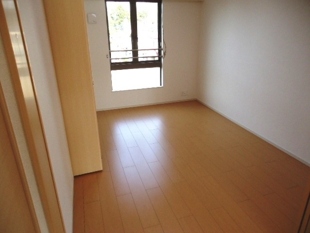 ��ʌ�����s�厚����̃A�p�[�g�̂��̑������E�X�y�[�X