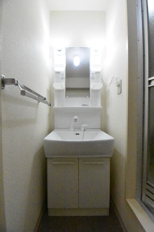 ��ʌ�����s�厚���s�̃A�p�[�g�̐��ʏ�