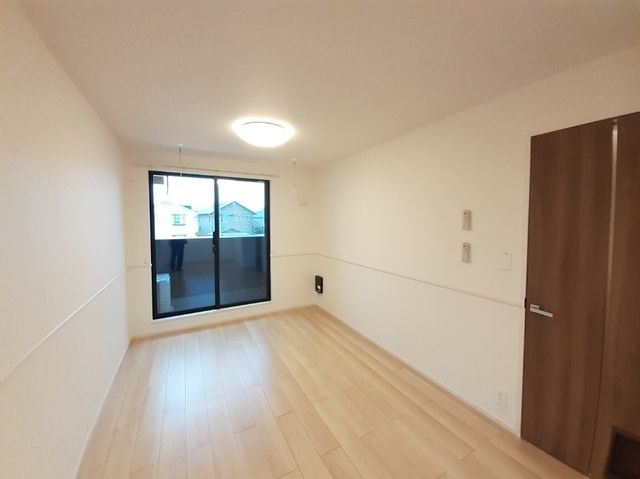 ��ʌ��k�����S�ɓޒ����Q���ڂ̃A�p�[�g�̋��ԁE���r���O