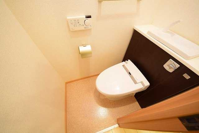 ��ʌ�����s�厚������̃}���V�����̃g�C��