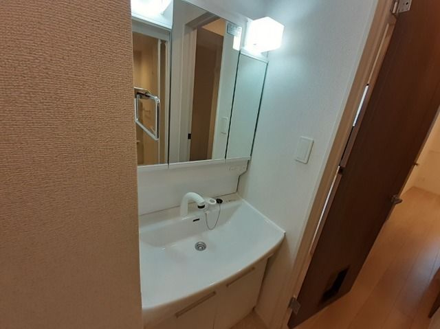 ��ʌ��k�����S�ɓޒ����Q���ڂ̃A�p�[�g�̐��ʏ�