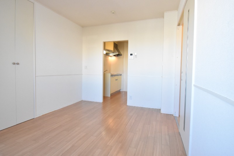 ��ʌ�����s������S���ڂ̃A�p�[�g�̋��ԁE���r���O