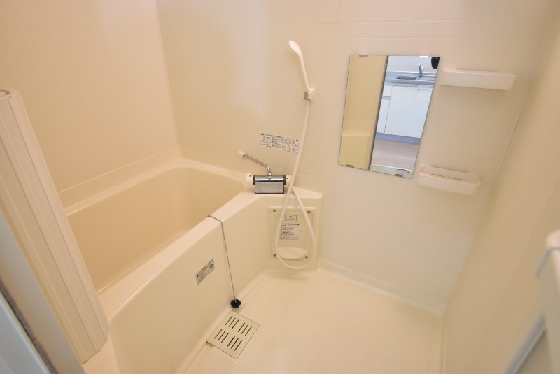 ��ʌ�����s������S���ڂ̃A�p�[�g�̃o�X