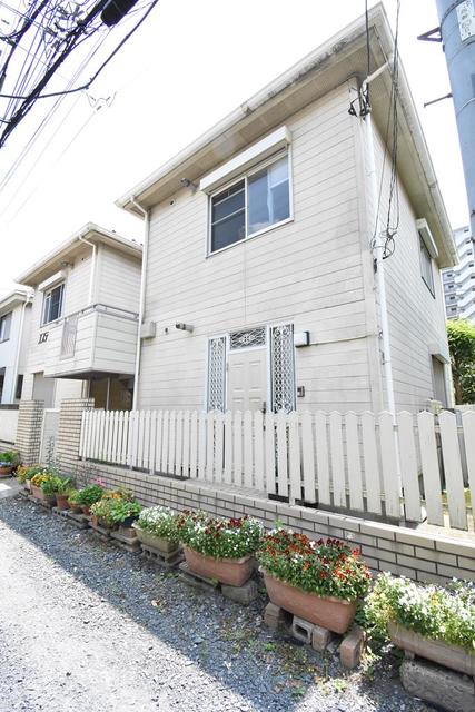 ��ʌ��������܎s��{����ؒ��Q���ڂ̃A�p�[�g�̌����O��