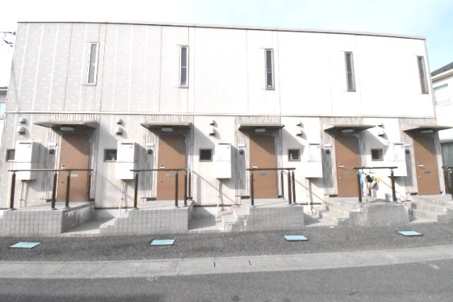 ��ʌ��������܎s�΋擹�c�y�S����28-24�̃e���X�n�E�X�̌����O��