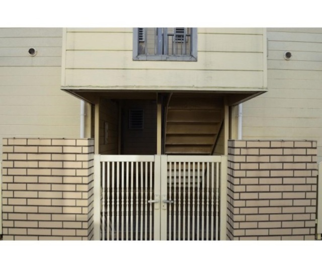 ��ʌ��������܎s��{����ؒ��Q���ڂ̃A�p�[�g�̃G���g�����X