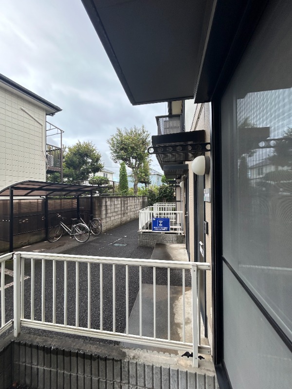 ��ʌ��������܎s��{�捂�@���Q���ڂ̃e���X�n�E�X�̃o���R�j�[