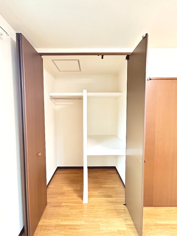 ��ʌ��������܎s��{�捂�@���Q���ڂ̃e���X�n�E�X�̎��[