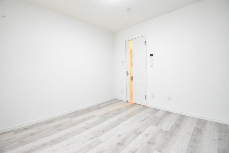 ��ʌ��z�J�s���C�N�^�E���V���ڂ̃A�p�[�g�̋��ԁE���r���O