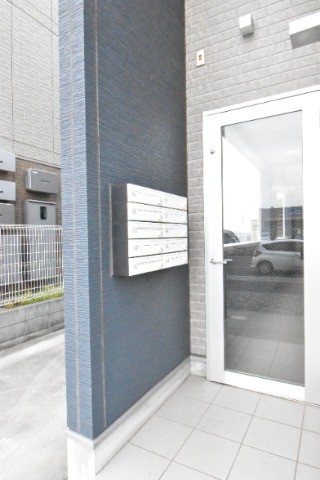 ��ʌ��z�J�s���C�N�^�E���V���ڂ̃A�p�[�g�̃G���g�����X