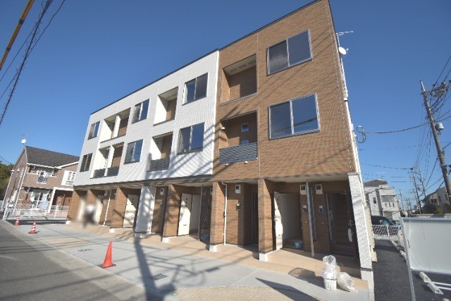 ��ʌ��������܎s����厚��v�ۗ̉�375-1�̃A�p�[�g�̌����O��