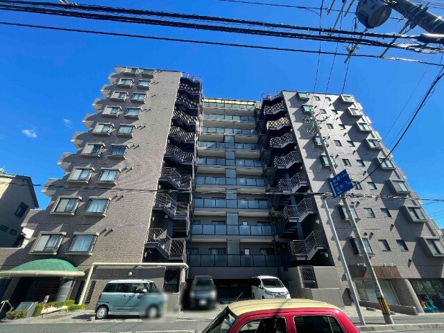 ��ʌ��������܎s���ʏ��R���ڂ̃}���V�����̌����O��