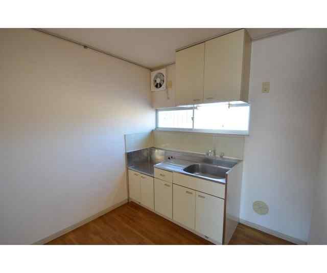 ��ʌ�����s�ܔԒ��̃A�p�[�g�̃L�b�`��