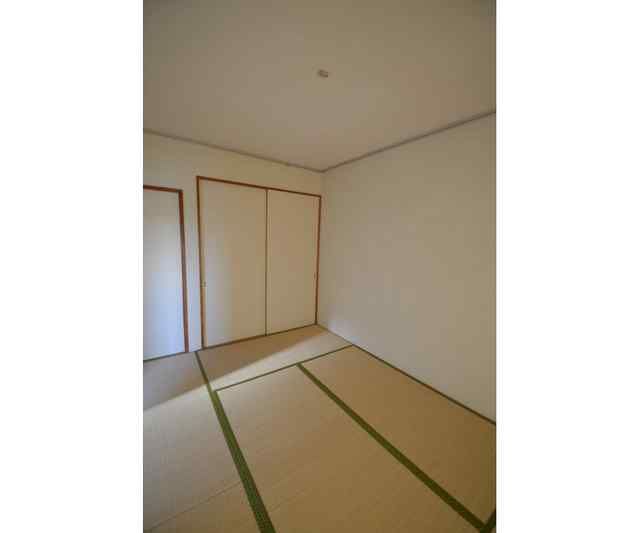 ��ʌ�����s�ܔԒ��̃A�p�[�g�̂��̑������E�X�y�[�X