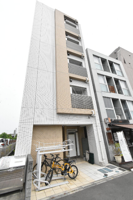 ��ʌ��������܎s�������J�Q����744-3�̃}���V�����̌����O��