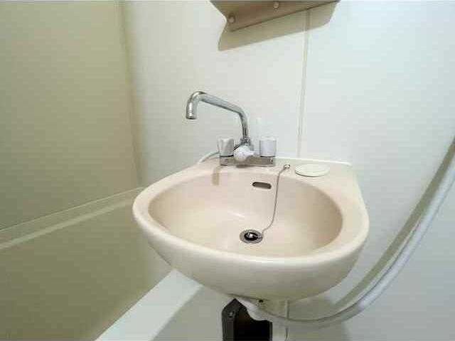 ��ʌ�����s�ܔԒ��̃A�p�[�g�̐��ʏ�