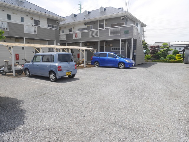 ��ʌ�����s�ܔԒ��̃A�p�[�g�̒��ԏ�