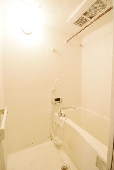 ��ʌ��������܎s��{��k�ܒ��Q���ڂ̃A�p�[�g�̃o�X