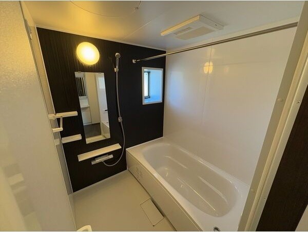 ��ʌ�����s�{���Q���ڂ̃e���X�n�E�X�̃o�X