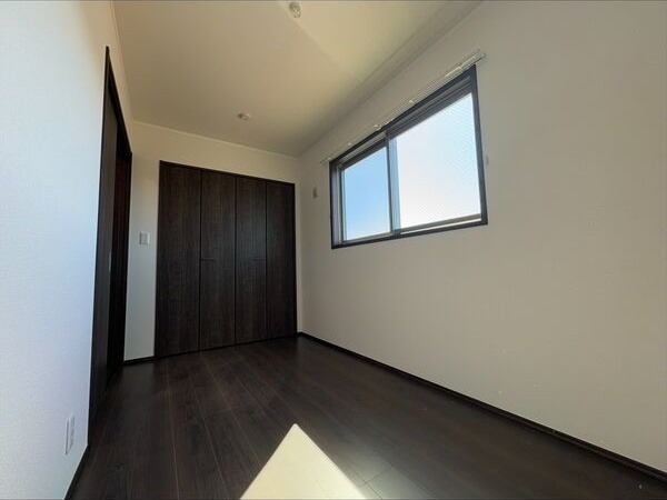 ��ʌ�����s�{���Q���ڂ̃e���X�n�E�X�̂��̑������E�X�y�[�X