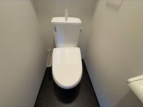 ��ʌ�����s�{���Q���ڂ̃e���X�n�E�X�̃g�C��