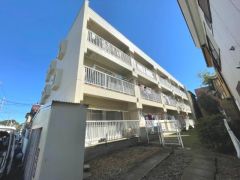 ��ʌ�����s����R���ڂ̃}���V�����̌����O��